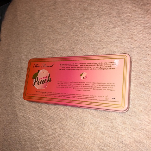 Two Faced Eyeshadow Palette - Picture 3 of 3